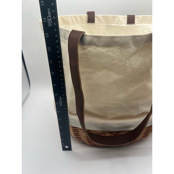 New England Patriots Mickey Mouse‎ Picnic Basket - Picture 6 of 9